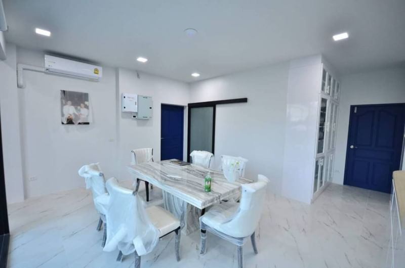 7 卧室 独立房屋  在  - Image 8