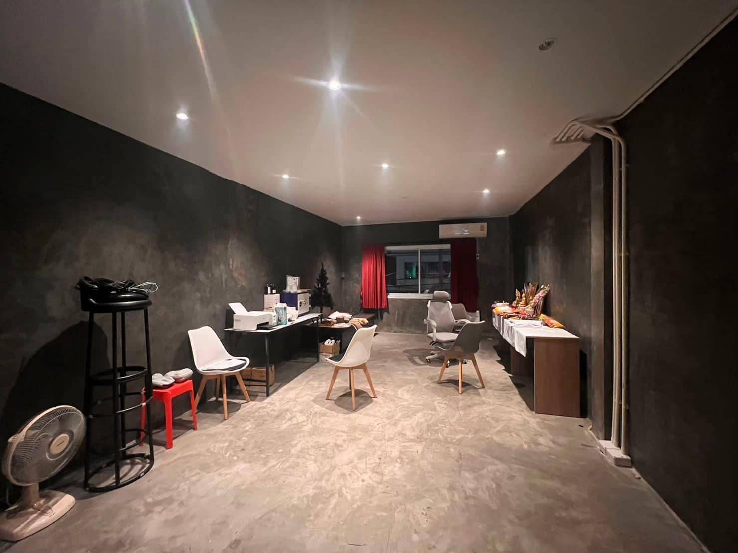  Retail Space  in Phra Khanong, Khlong Toei, Bangkok - Image 12