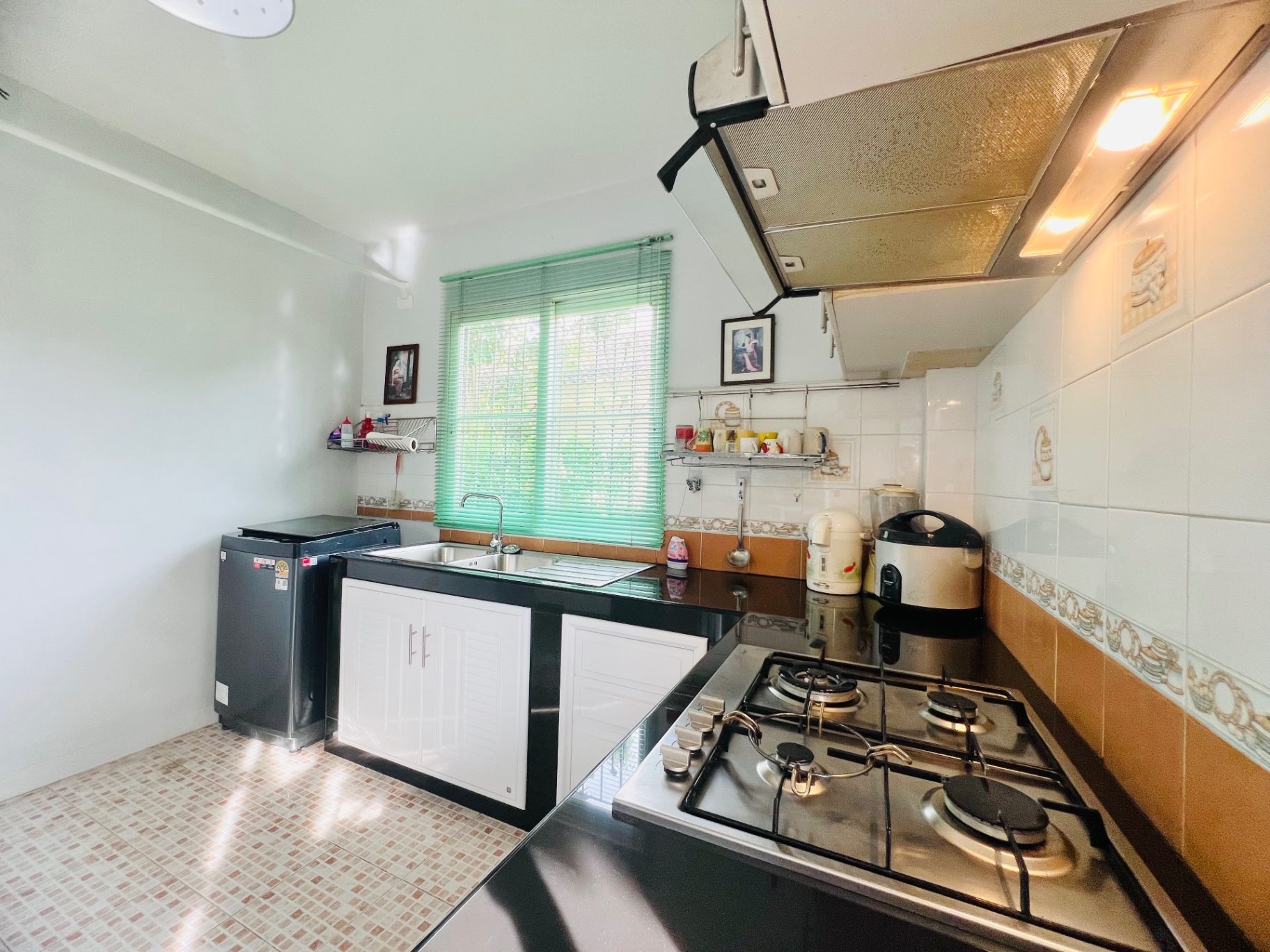 Home in Park - Image 10