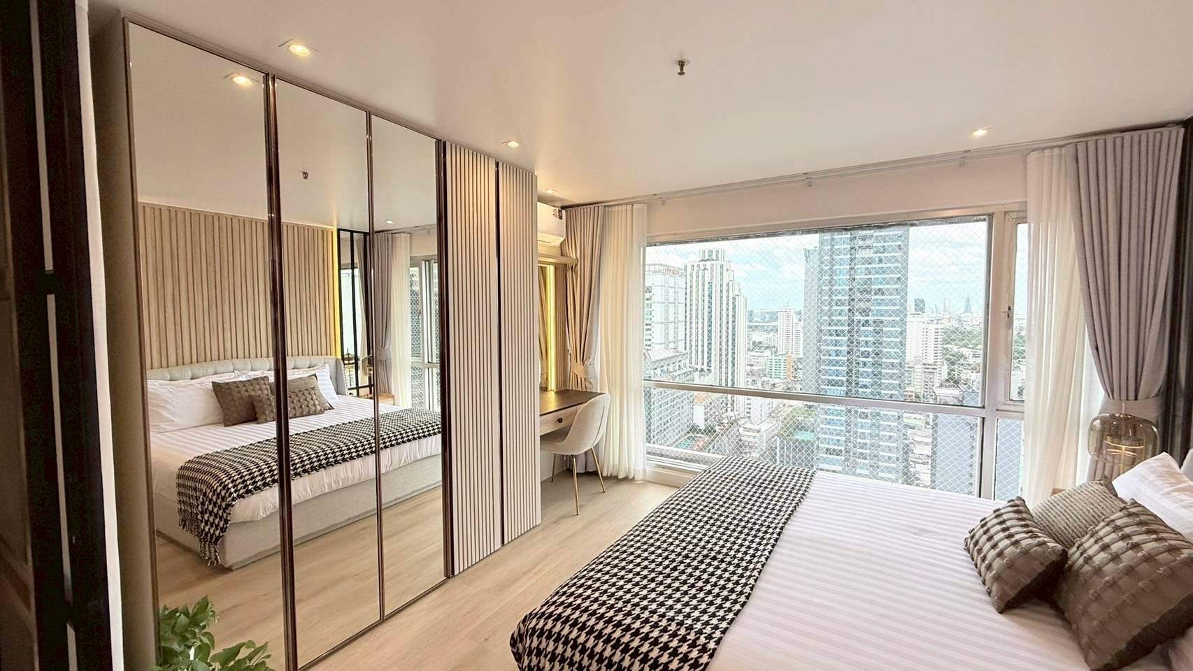 Sukhumvit Suites - Image 11