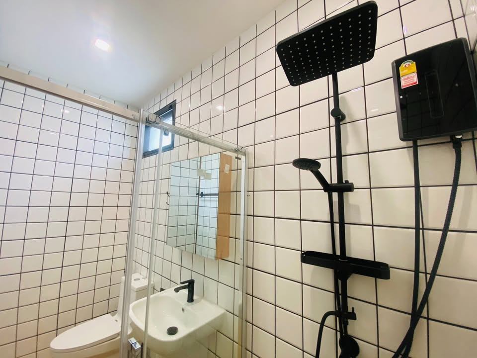 4 Bedroom House For Sale in San Phak Wan, Hang Dong, Chiang Mai - Image 9