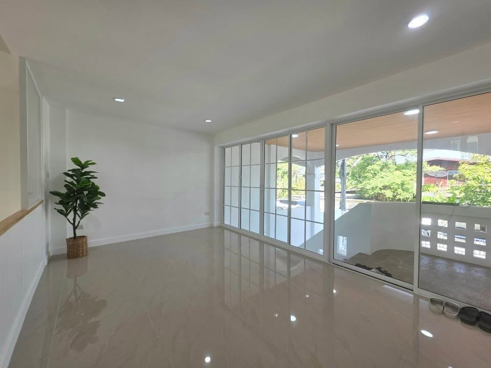 4 Bedroom Townhouse For Sale in Suan Luang, Suan Luang, Bangkok - Image 3