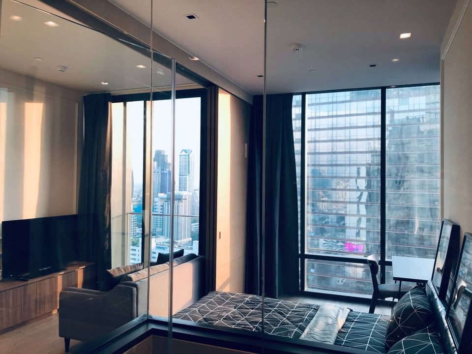 Ashton Silom - Image 15