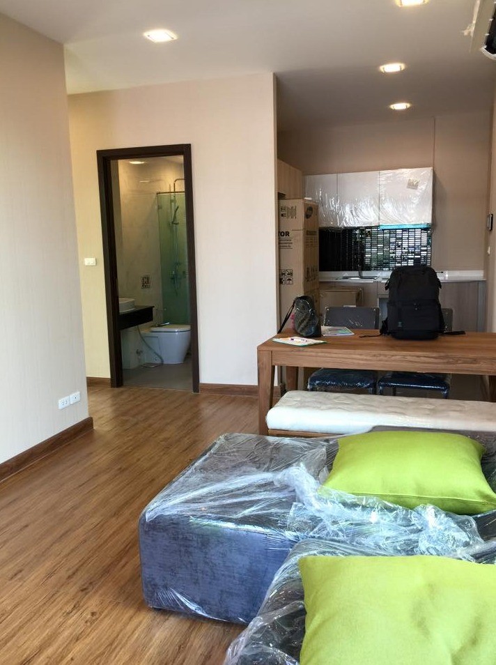 Stylish Condo - Image 2
