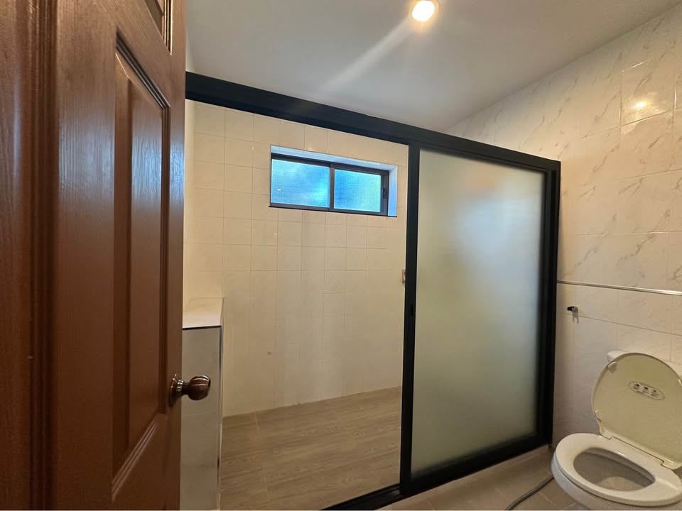 5 Bedroom House For Sale in Nong Khwai, Hang Dong, Chiang Mai - Image 4