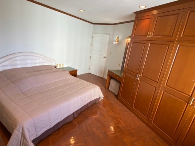 Riverside Condo - Image 4