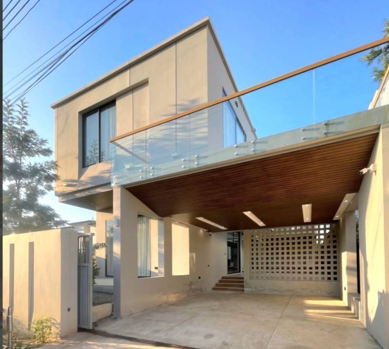 4 Bedroom House For Sale in San Klang, San Kamphaeng, Chiang Mai - Image 1