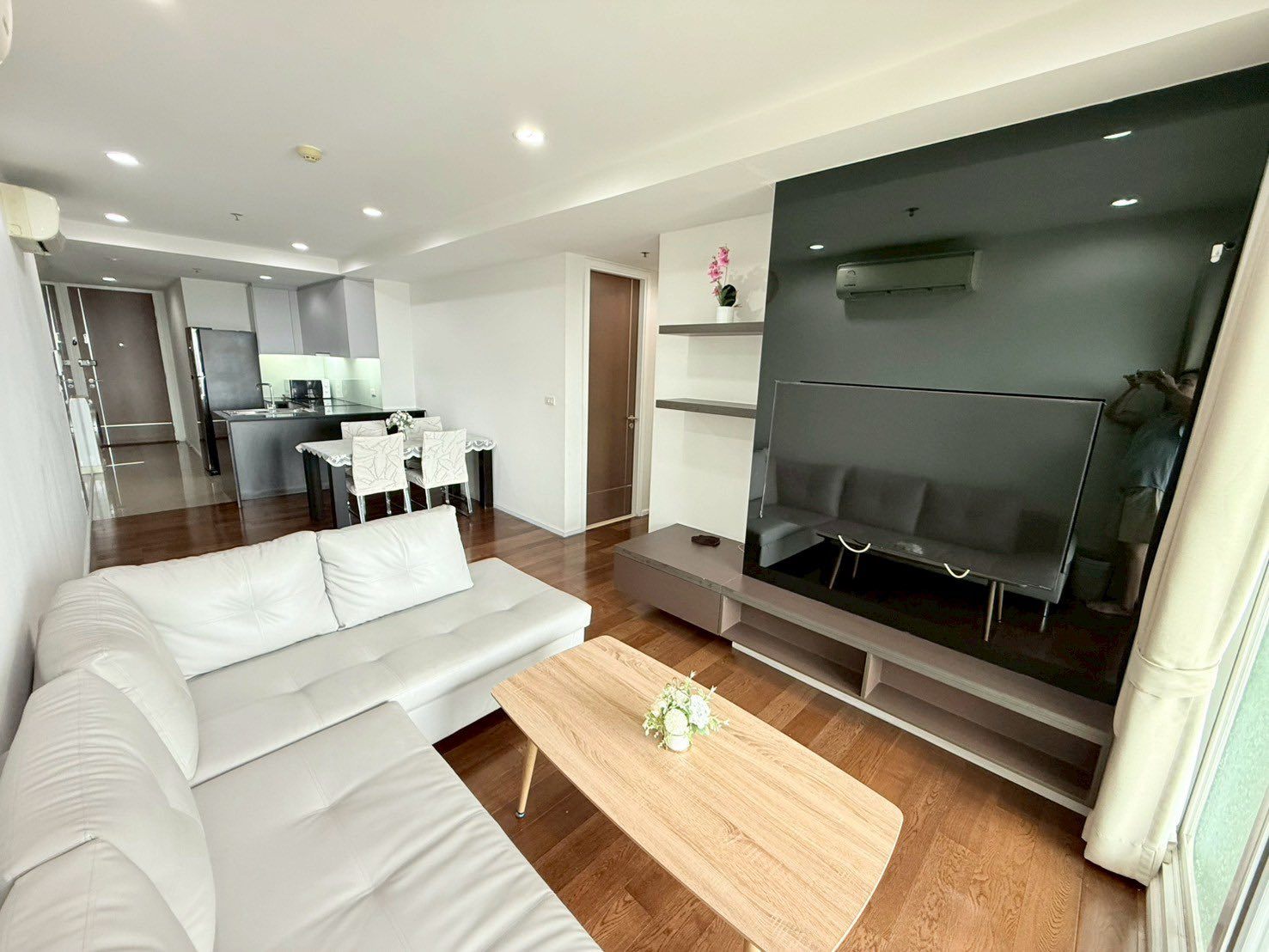 15 Sukhumvit Residences - Image 1