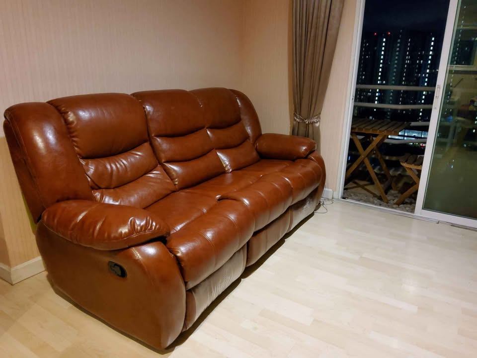 1 Bedroom Condo For Sale in Sam Sen Nok, Huai Khwang, Bangkok - Image 1