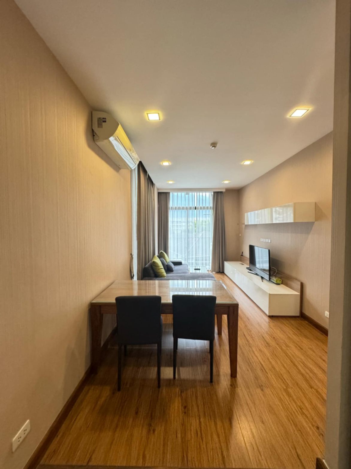 Stylish Condo - Image 24