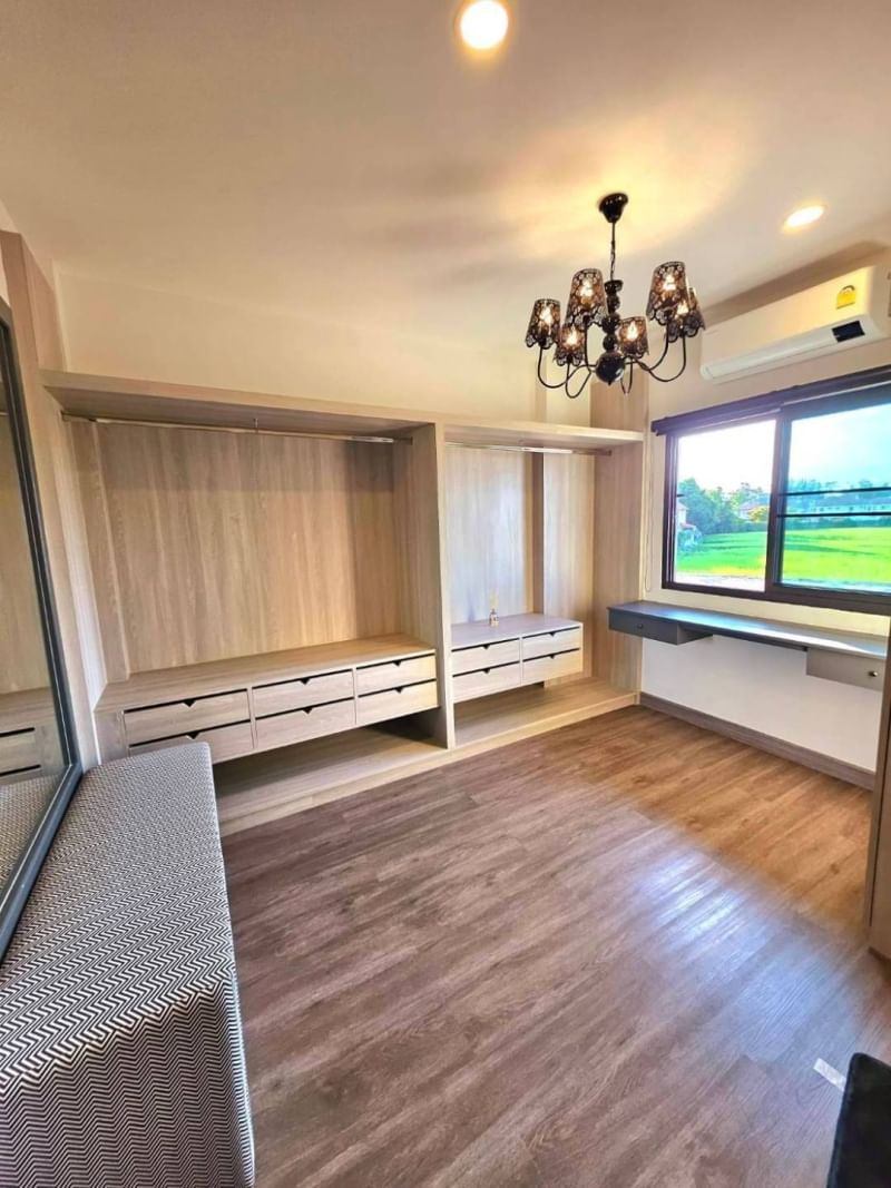 5 卧室 独立房屋  在  - Image 16