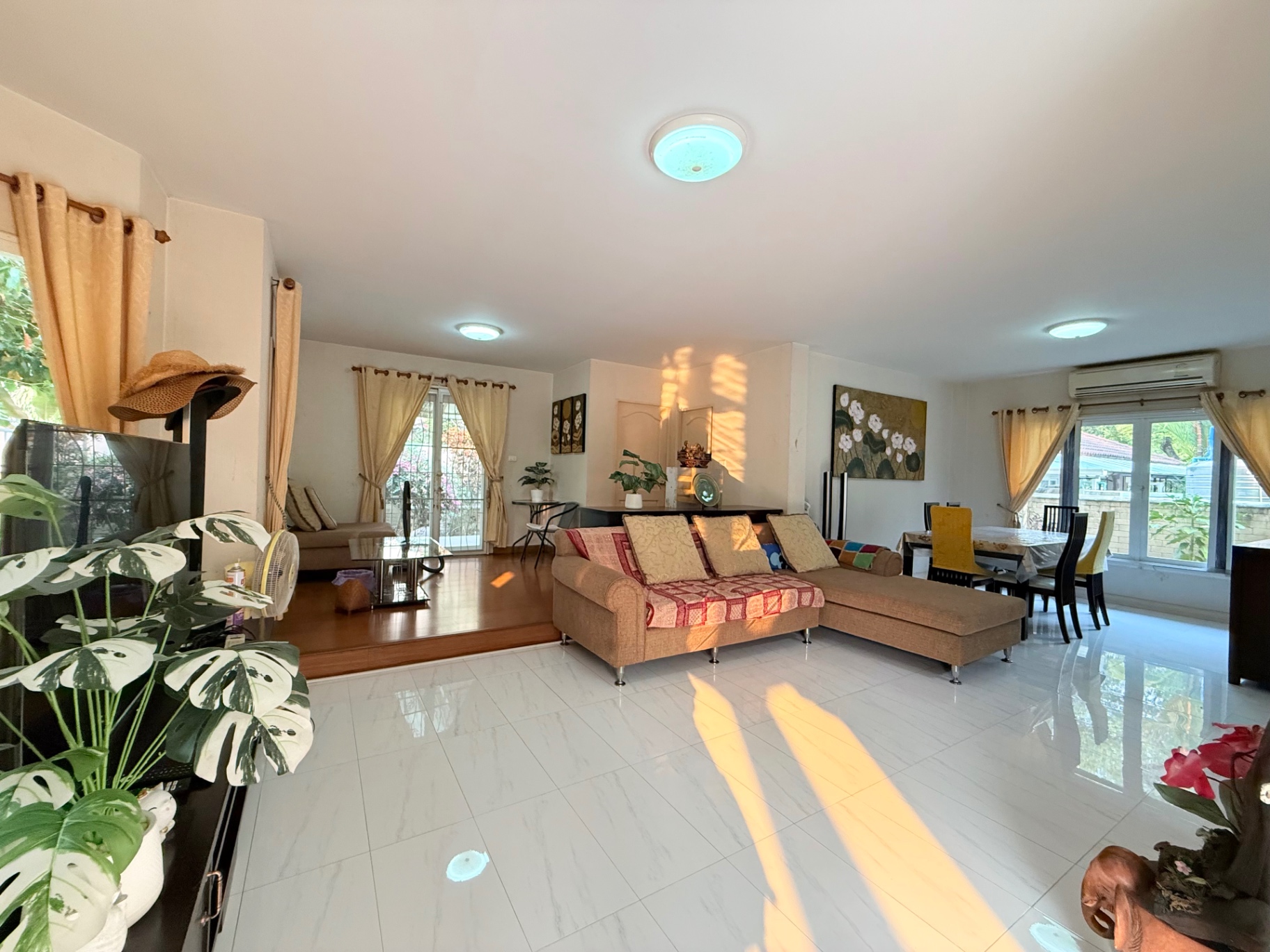 Home in Park - Image 10
