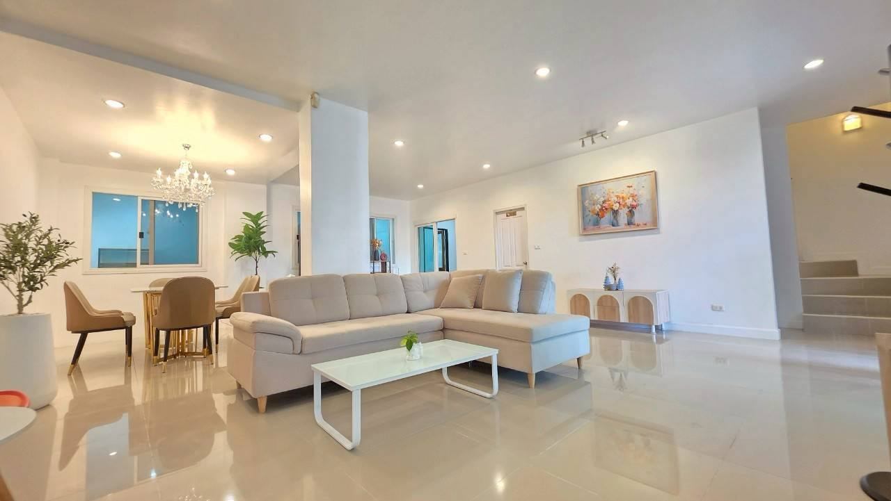 4 Bedroom House For Sale in Hang Dong, Hang Dong, Chiang Mai - Image 2