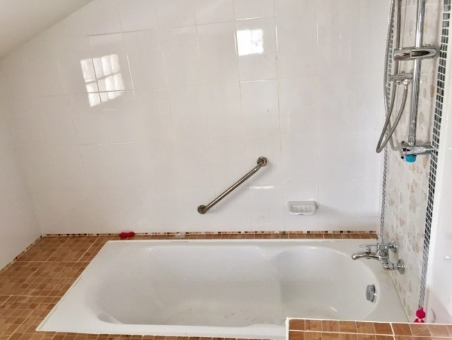 4 Bedroom House For Sale in Hang Dong, Hang Dong, Chiang Mai - Image 5