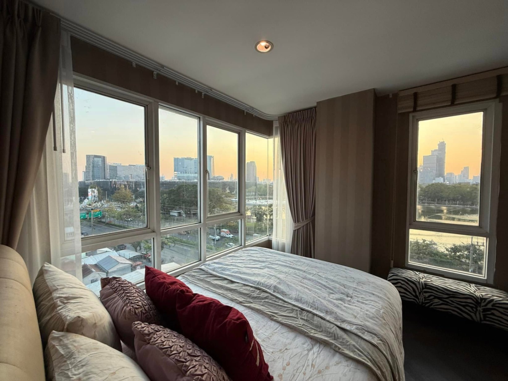 VOQUE Condo Sukhumvit 16 - Image 11