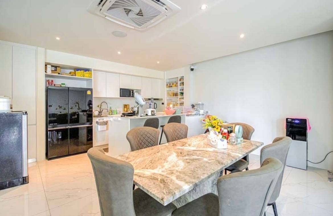 4 Bedroom House For Sale in San Sai Noi, San Sai, Chiang Mai - Image 4