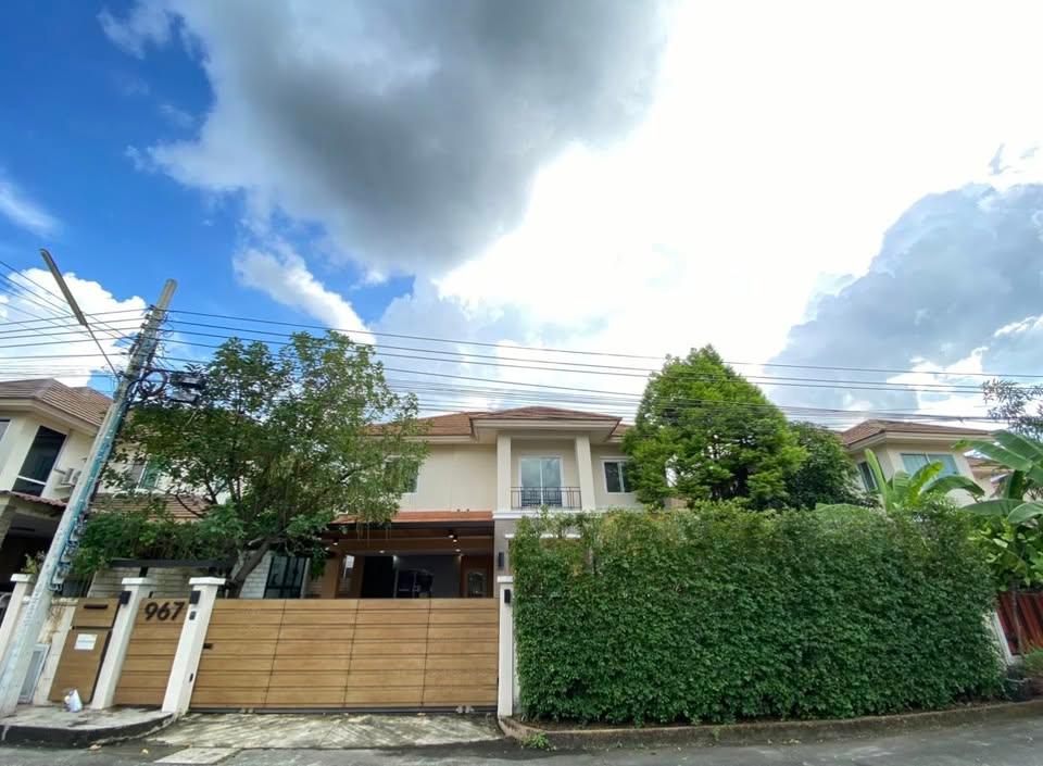 3 Bedroom House For Sale in Saphan Sung, Saphan Sung, Bangkok - Image 1