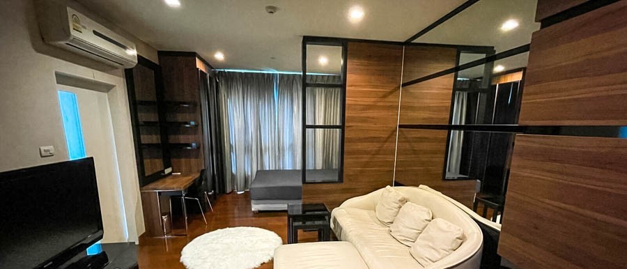 Ivy Thonglor 23 - Image 1