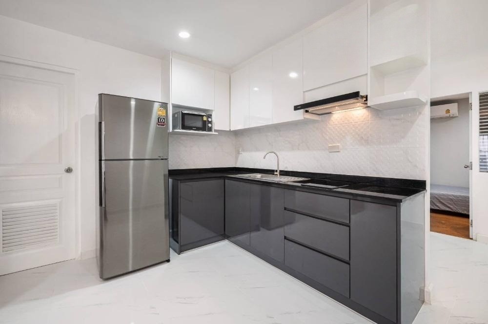 2 Bedroom Condo For Sale in Khlong Tan, Khlong Toei, Bangkok - Image 3