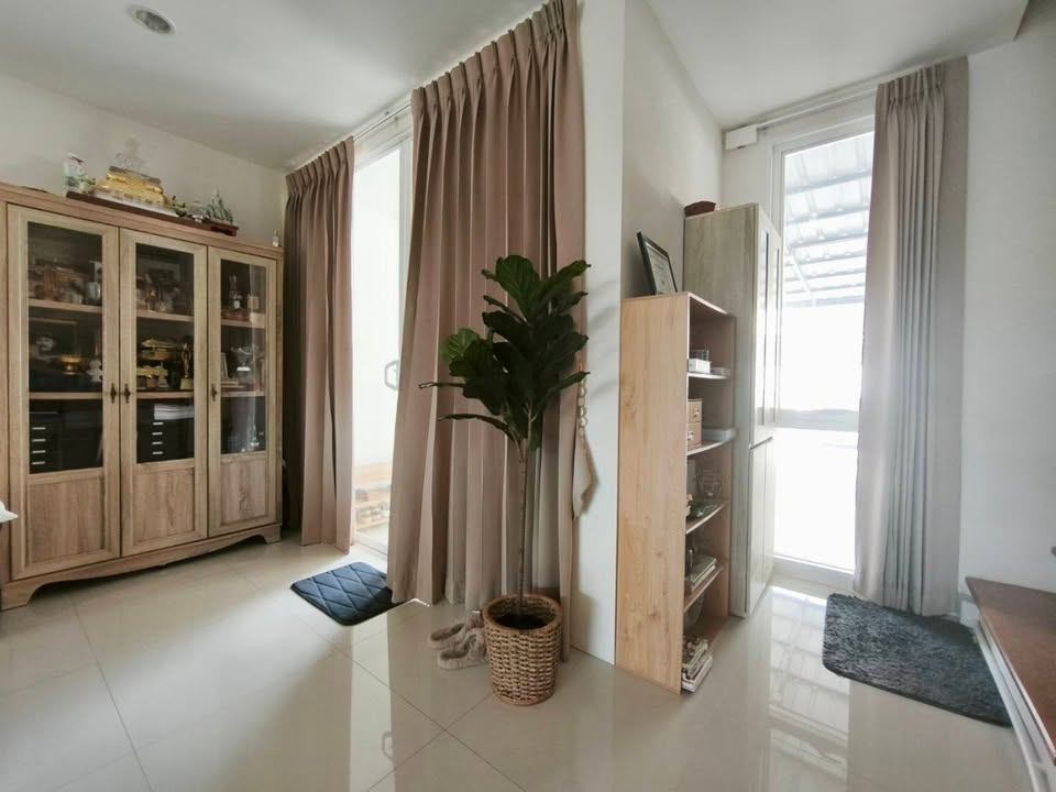 3 Bedroom Townhouse For Sale in Khlong Sam Prawet, Lat Krabang, Bangkok - Image 19