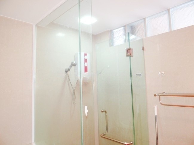 Riverside Condo - Image 10