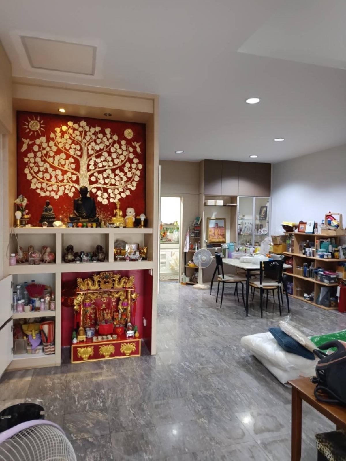 4 Bedroom Townhouse For Sale in Wat Phraya Krai, Bang Kho Laem, Bangkok - Image 16