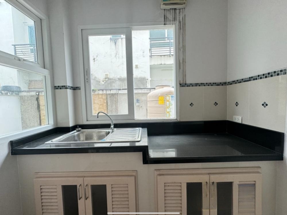 3 Bedroom House For Sale in Bang Khlo, Bang Kho Laem, Bangkok - Image 7