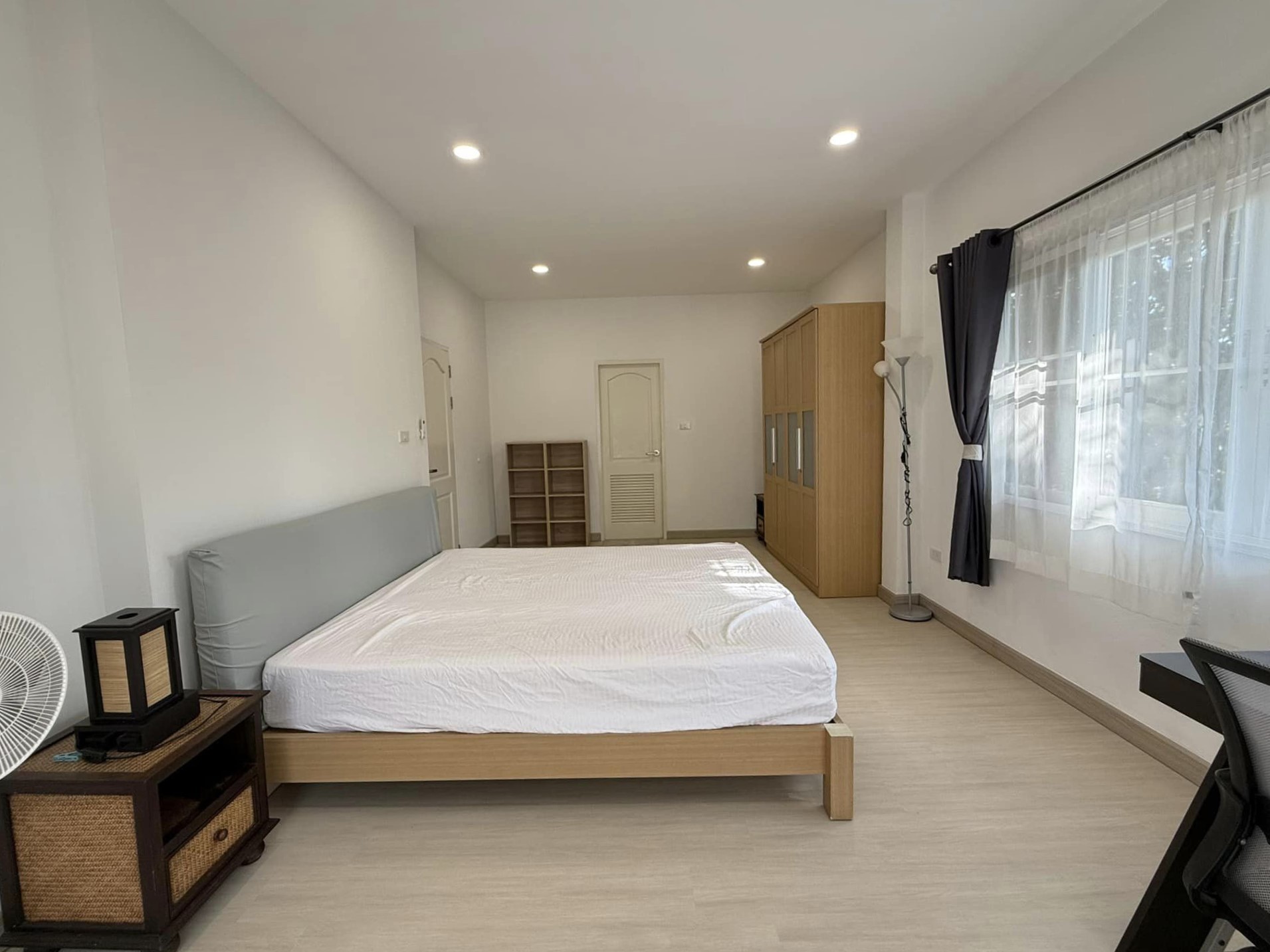 Home in Park - Image 5
