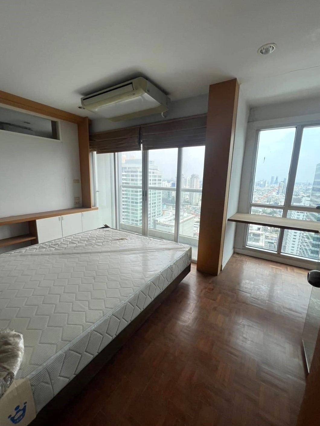 Silom Suite Condominium - Image 5