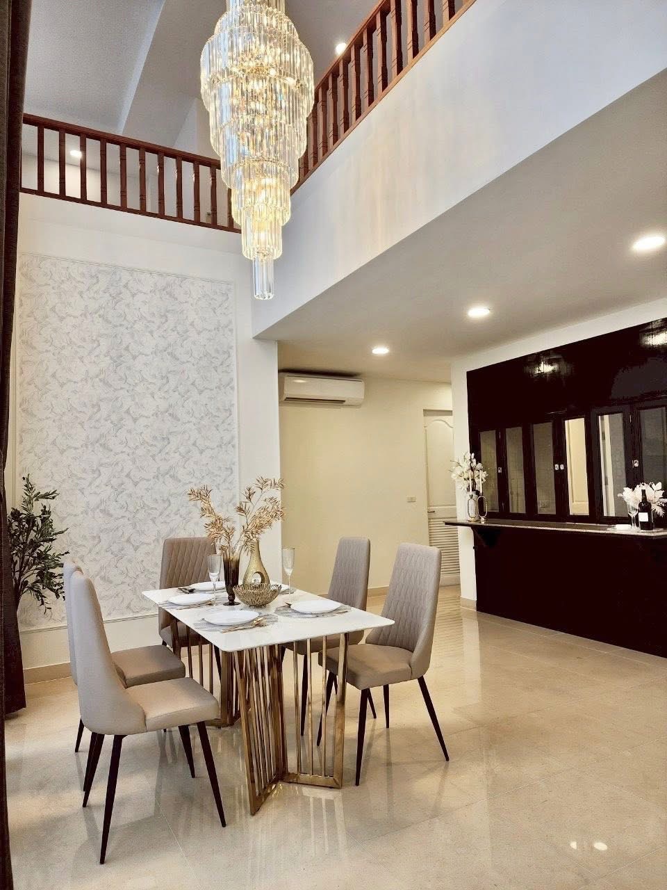 5 Bedroom House For Rent in Din Daeng, Din Daeng, Bangkok - Image 3