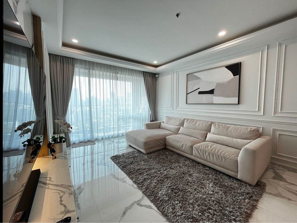 The Parco condominium - Image 3