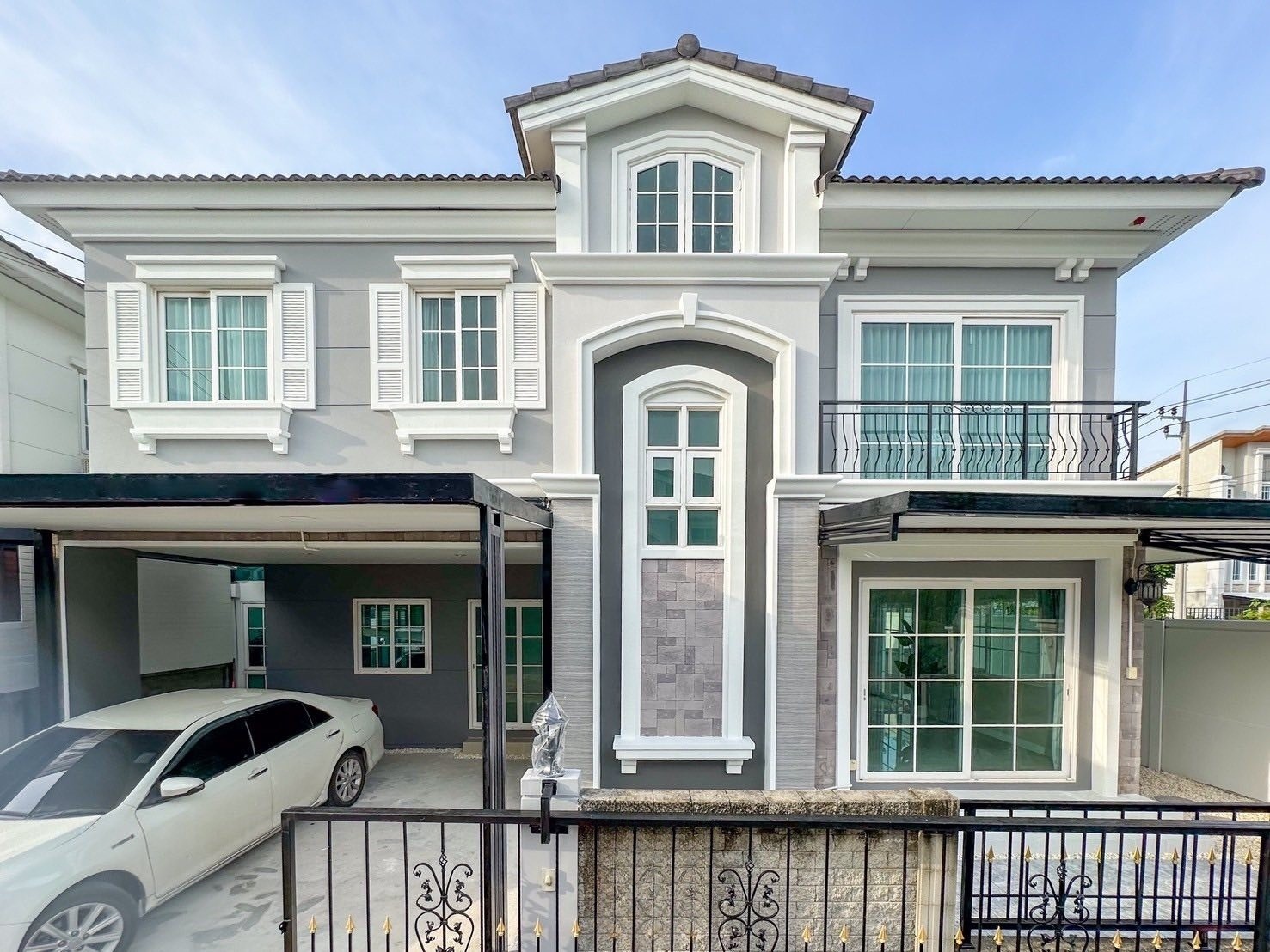 4 Bedroom House For Sale in Bang Khun Thian, Chom Thong, Bangkok - Image 1