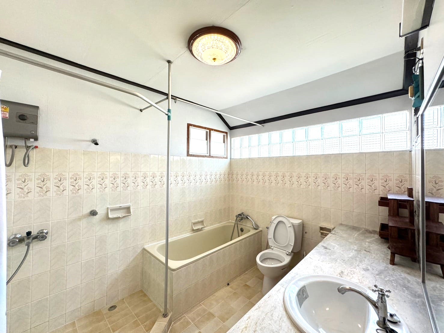 3 卧室 独立房屋  在  - Image 11