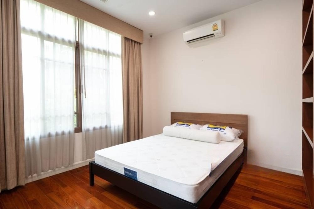 4 Bedroom House For Sale in Phra Khanong Nuea, Vadhana, Bangkok - Image 13