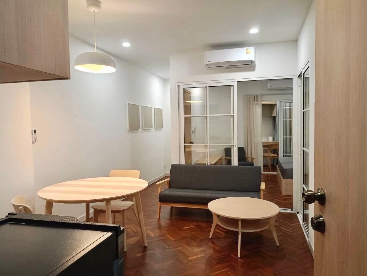Riverside Condo - Image 1