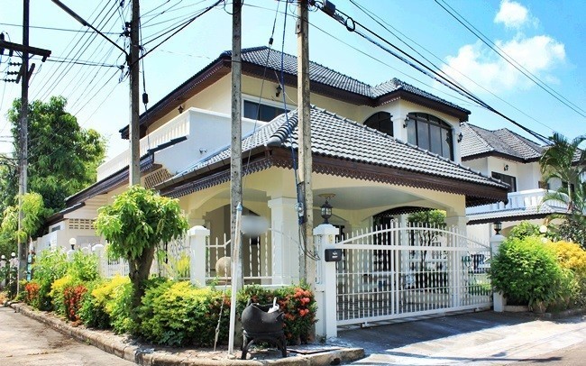 5 Bedroom House For Sale in Mae Hia, Mueang Chiang Mai, Chiang Mai - Image 1