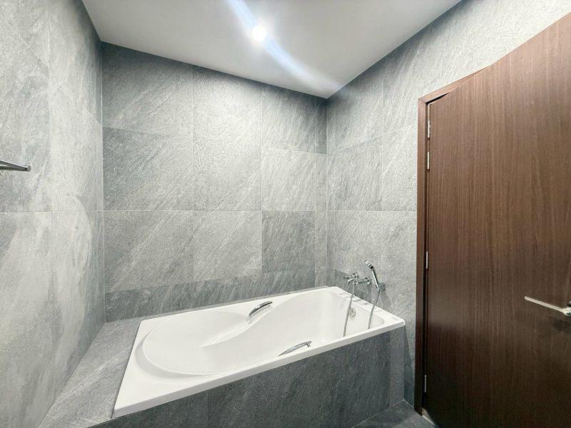 Touch Hill Elegant - Image 9