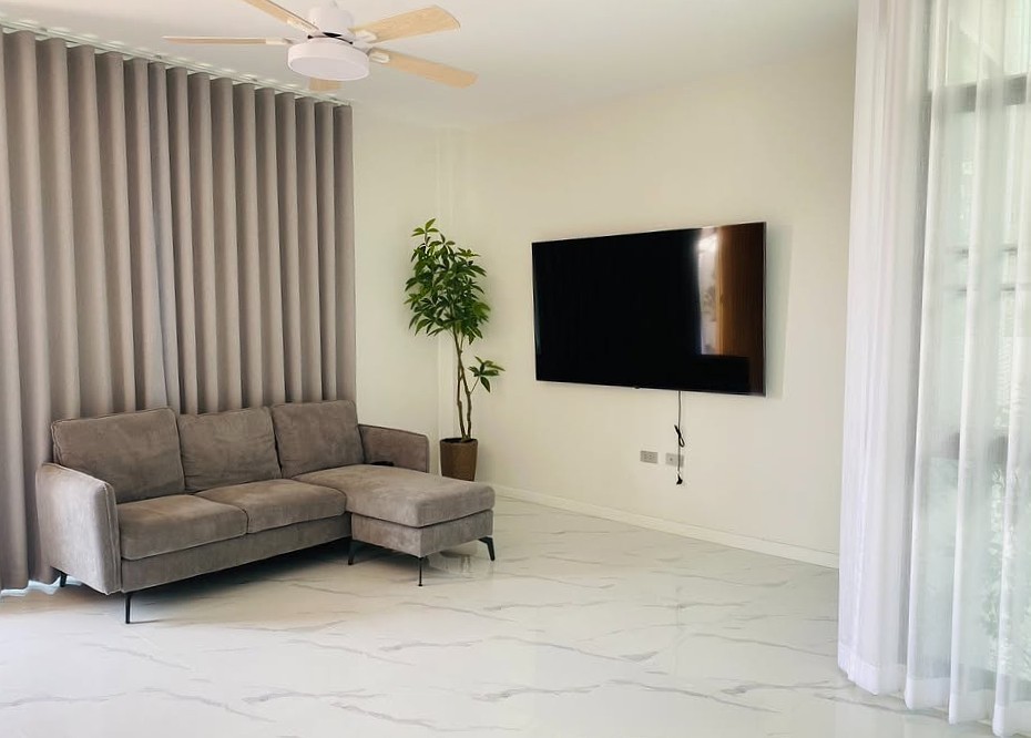4 Bedroom House For Sale in San Phak Wan, Hang Dong, Chiang Mai - Image 2