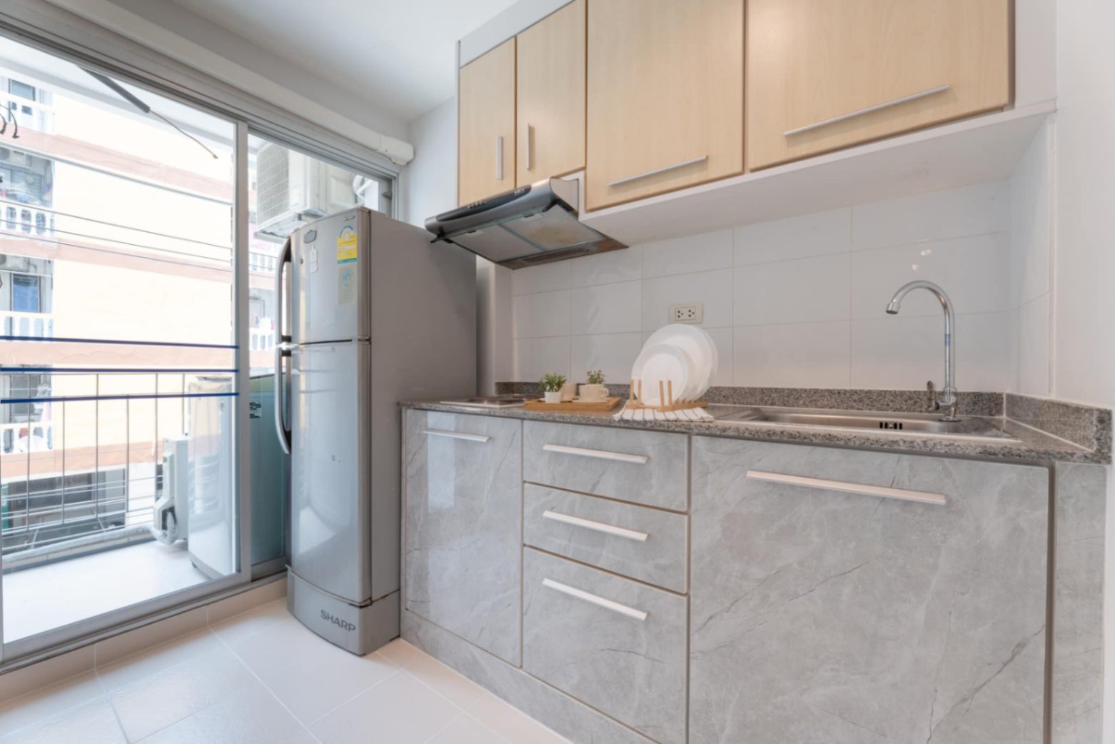 1 Bedroom Condo For Sale in Huai Khwang, Huai Khwang, Bangkok - Image 6