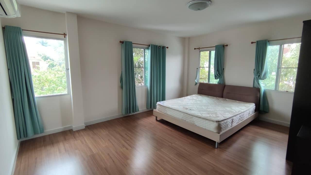 Land and Houses Park San Sai - Image 9