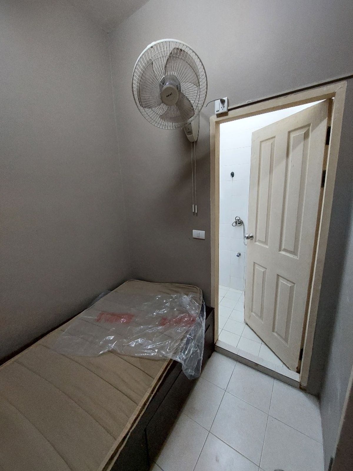 3 Bedroom Townhouse For Sale in Bang Khlo, Bang Kho Laem, Bangkok - Image 16