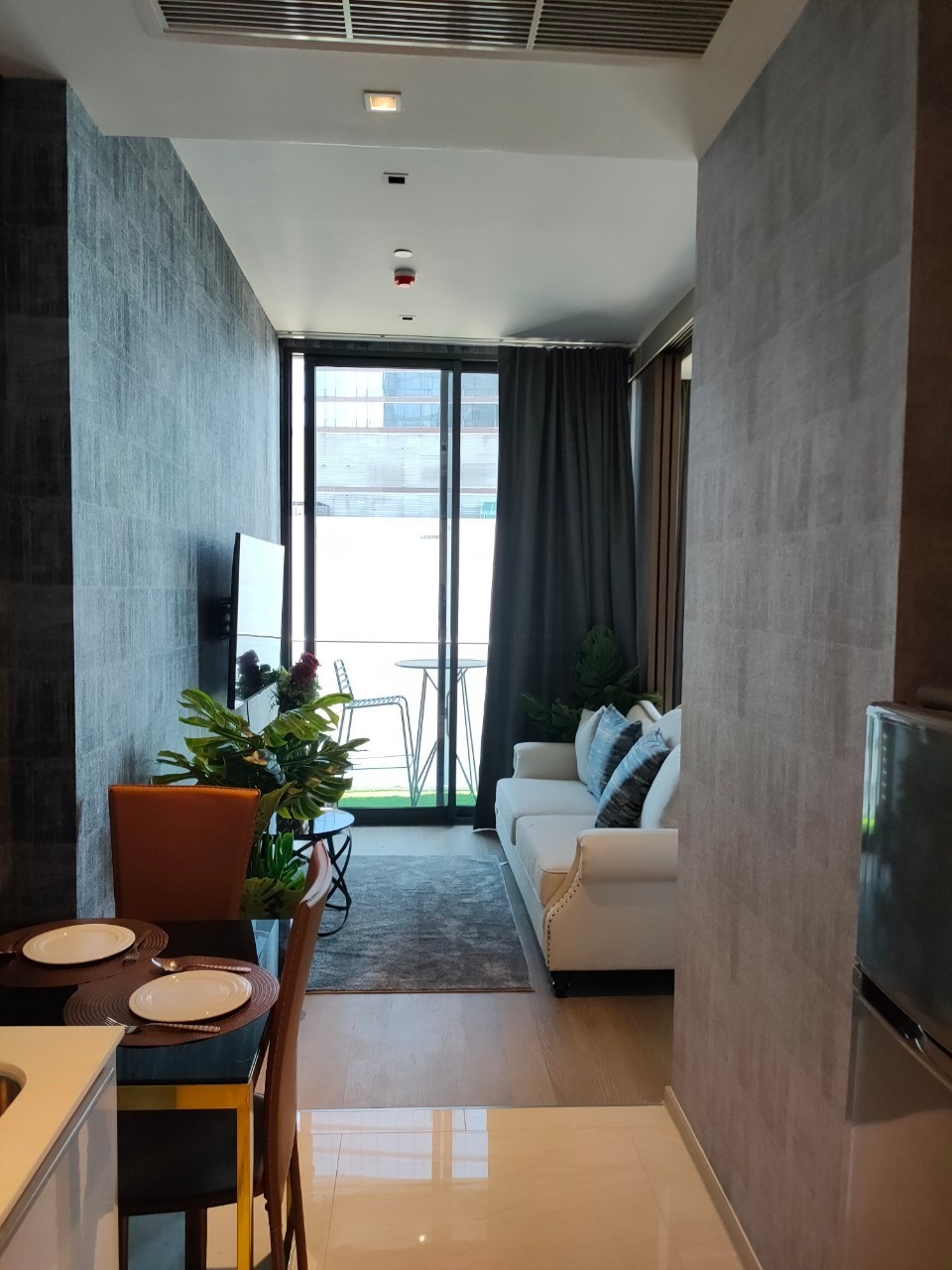 Ashton Silom - Image 3