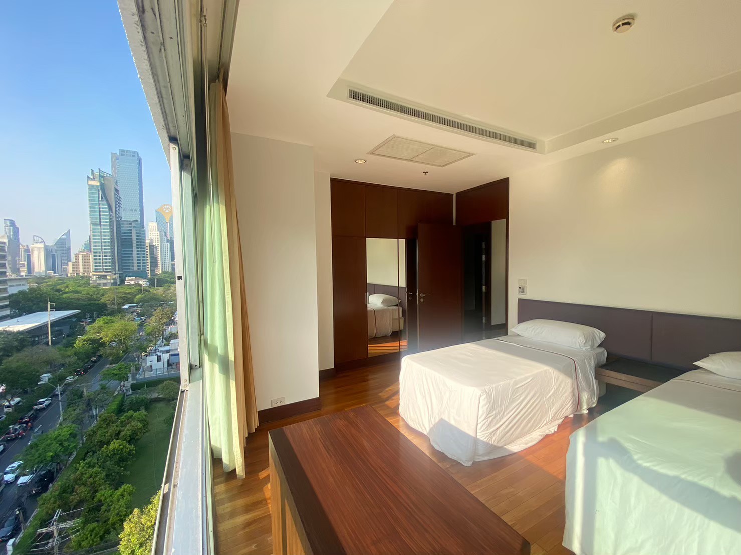 Royal Residence Park - Image 9