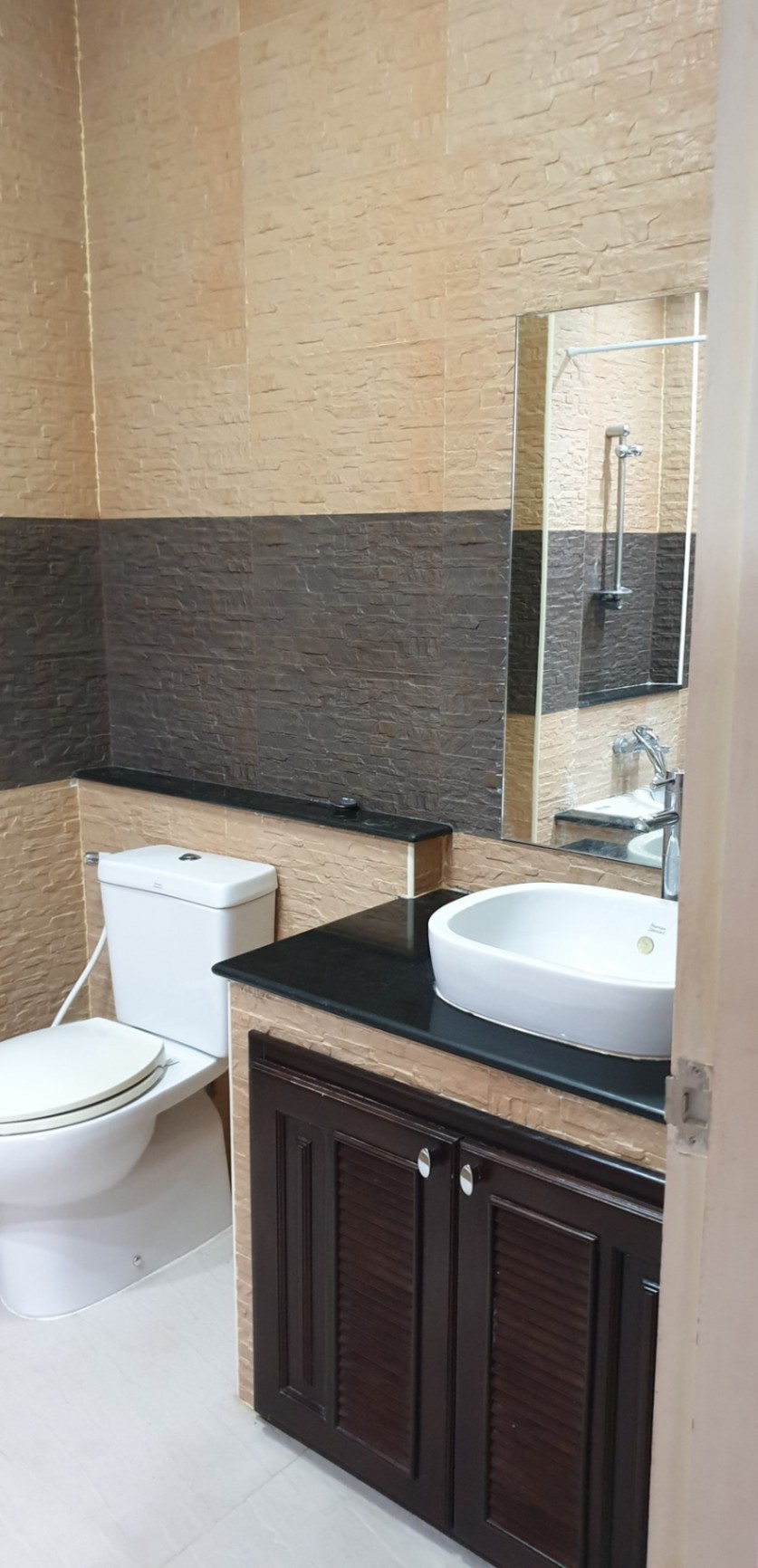 5 Bedroom House For Sale in Mae Hia, Mueang Chiang Mai, Chiang Mai - Image 11