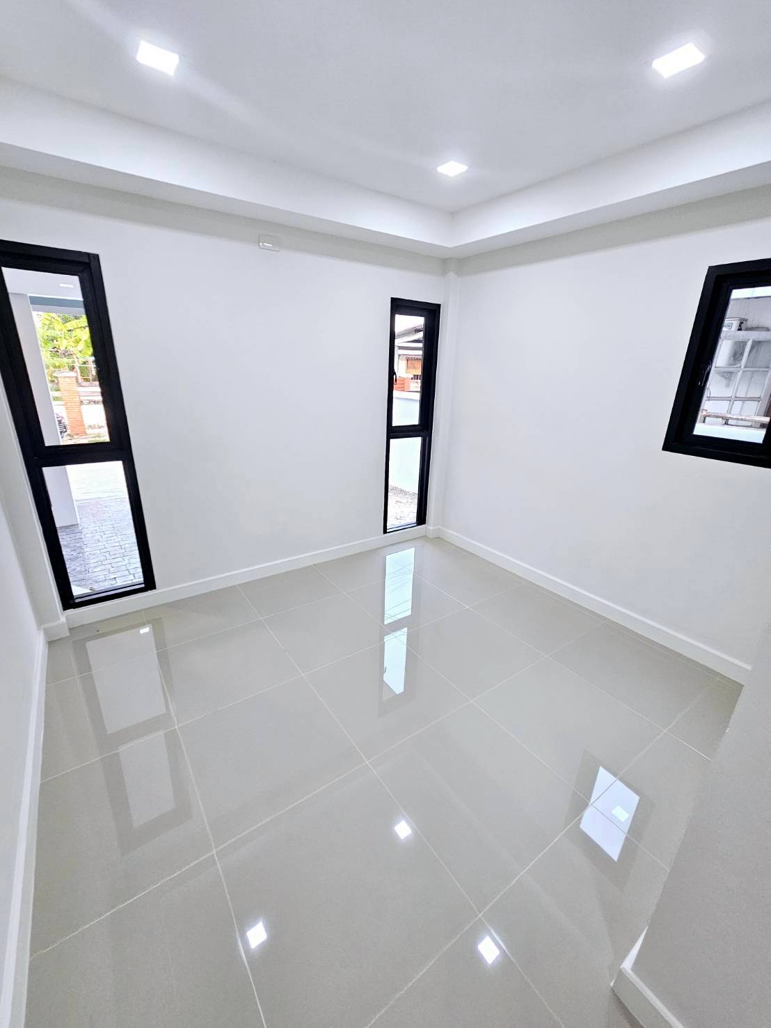 3 Bedroom House For Sale in Nam Phrae, Hang Dong, Chiang Mai - Image 4