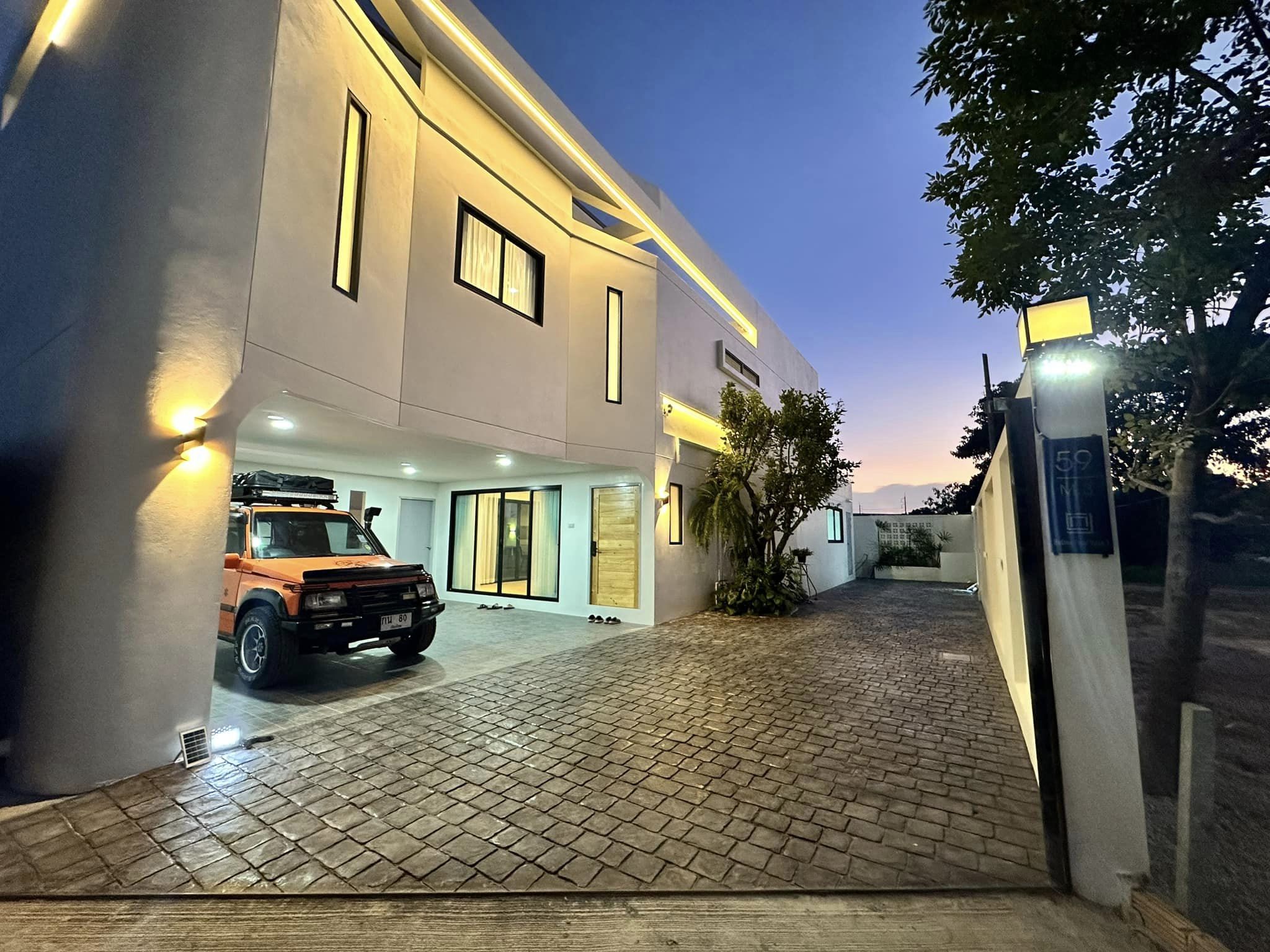4 Bedroom House For Sale in San Phak Wan, Hang Dong, Chiang Mai - Image 2
