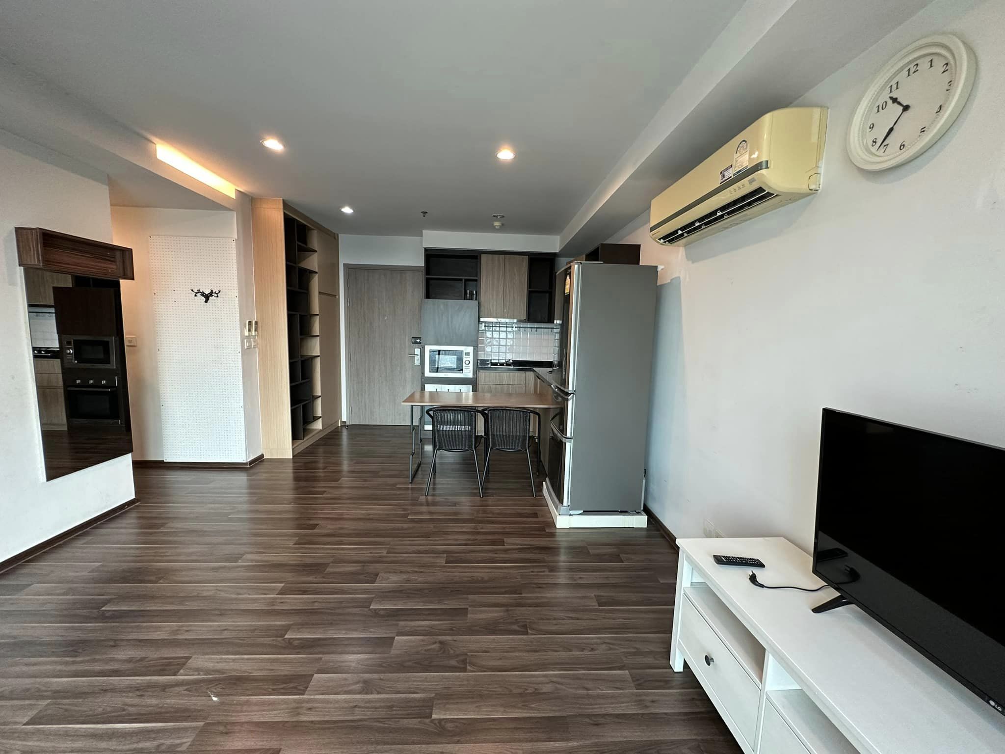 The Gallery Condo Bearing - Image 2