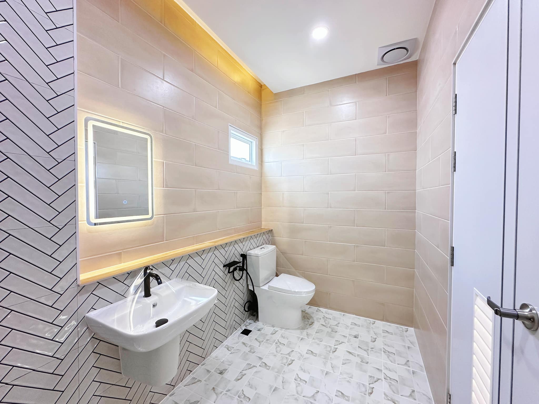 4 Bedroom House For Sale in Hang Dong, Hang Dong, Chiang Mai - Image 7