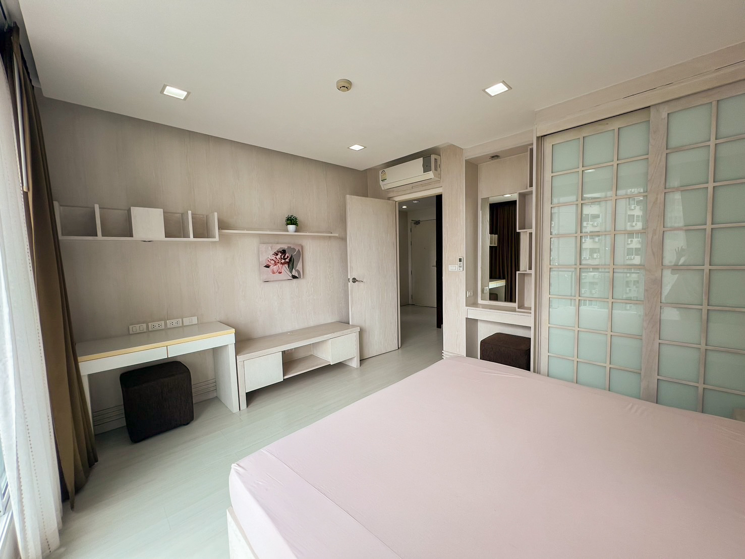 S Condo - Image 5