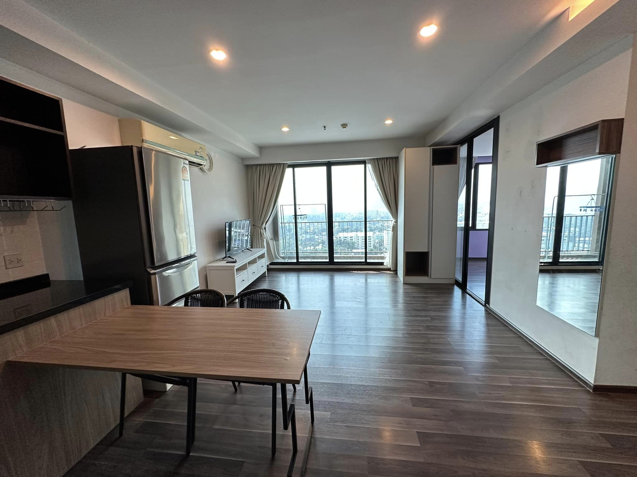 The Gallery Condo Bearing - Image 8
